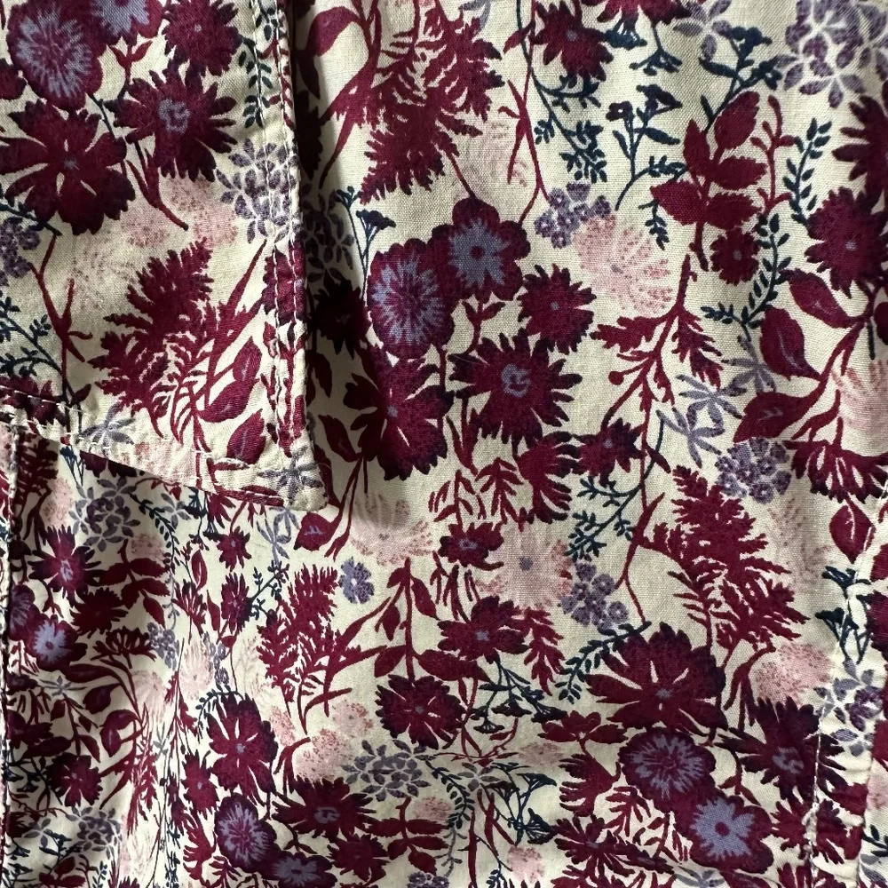 Eddie Bauer Floral Button-Up Blouse M Burgundy Pink Cotton Collared V-Neck EUC